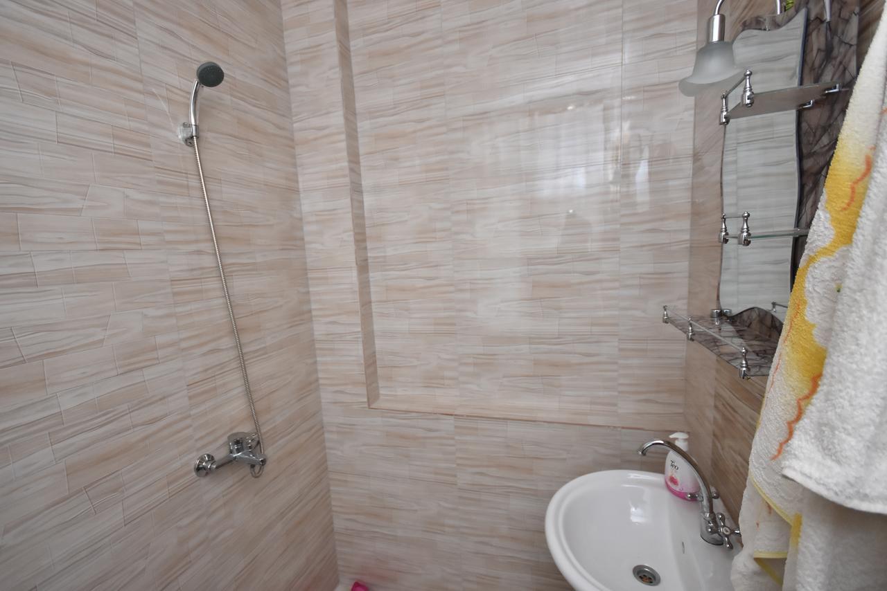 Shorena'S House Zugdidi ภายนอก รูปภาพ