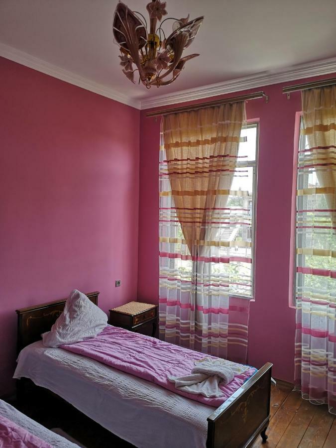 Shorena'S House Zugdidi ภายนอก รูปภาพ