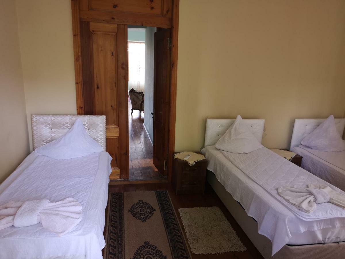 Shorena'S House Zugdidi ภายนอก รูปภาพ