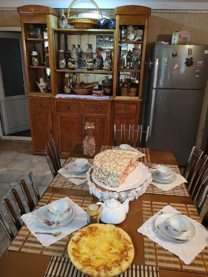 Shorena'S House Zugdidi ภายนอก รูปภาพ